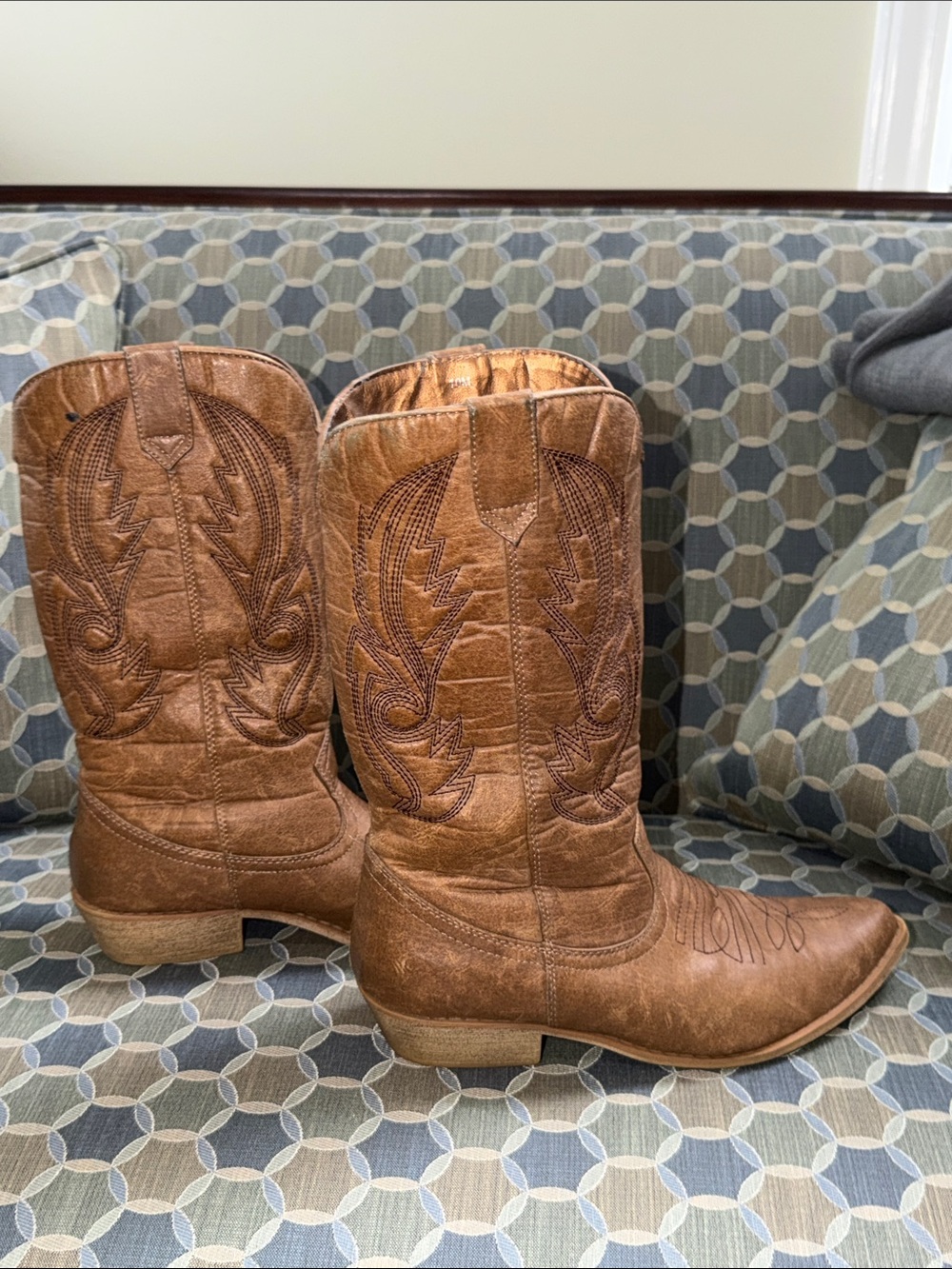 Women’s 10M Tan Embroidered Western Cowgirl Boots - Picture 6 of 10